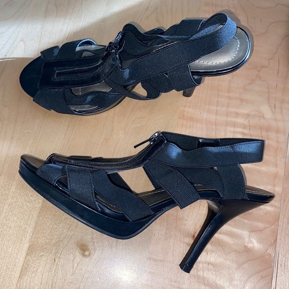 apt. 9 Norma Black Heels - Picture 2 of 7